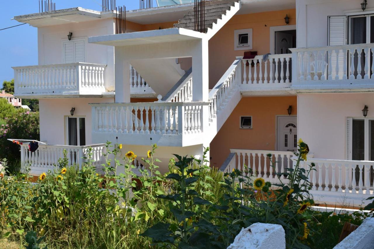 Red Sun Apartments Amoudi Ngoại thất bức ảnh