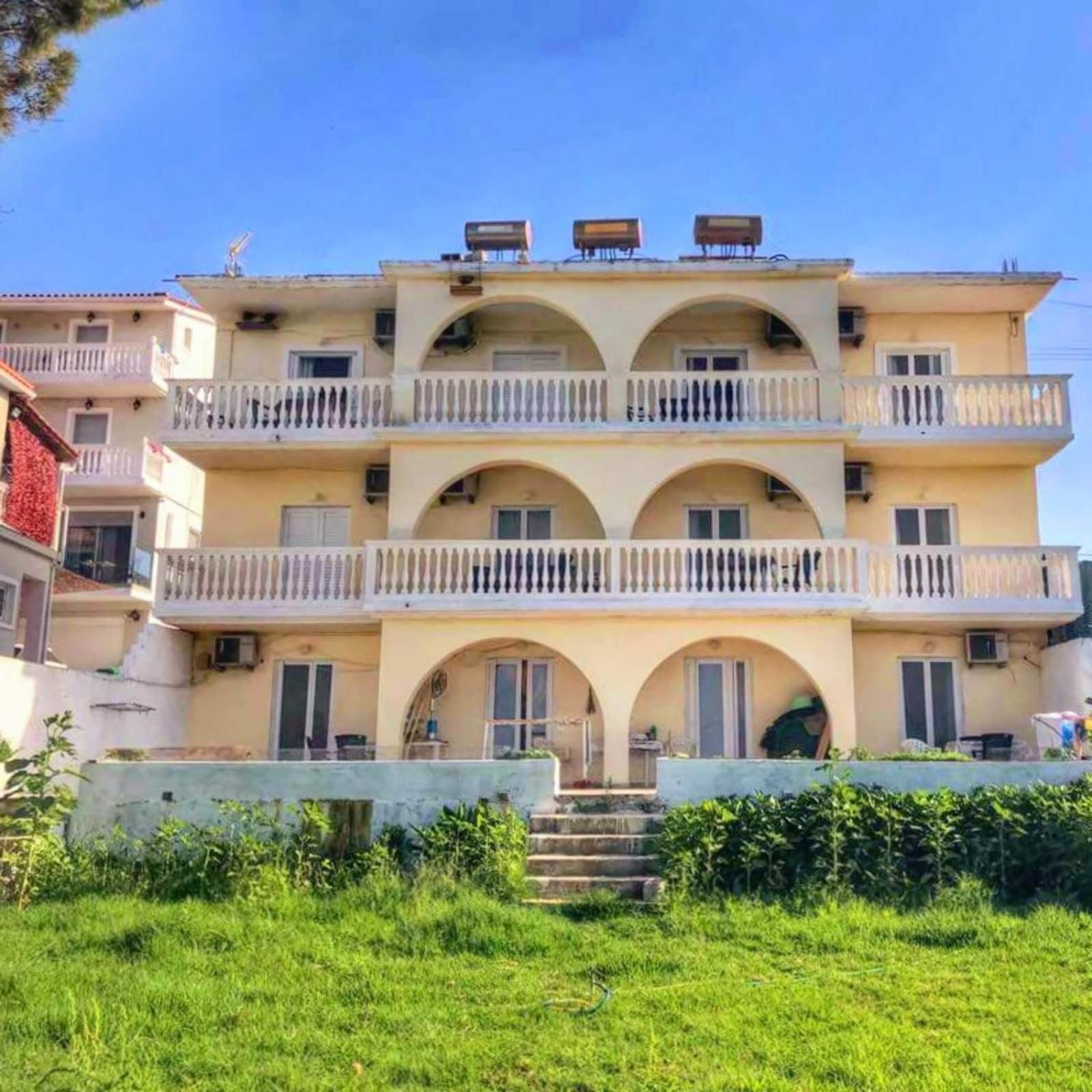Red Sun Apartments Amoudi Ngoại thất bức ảnh